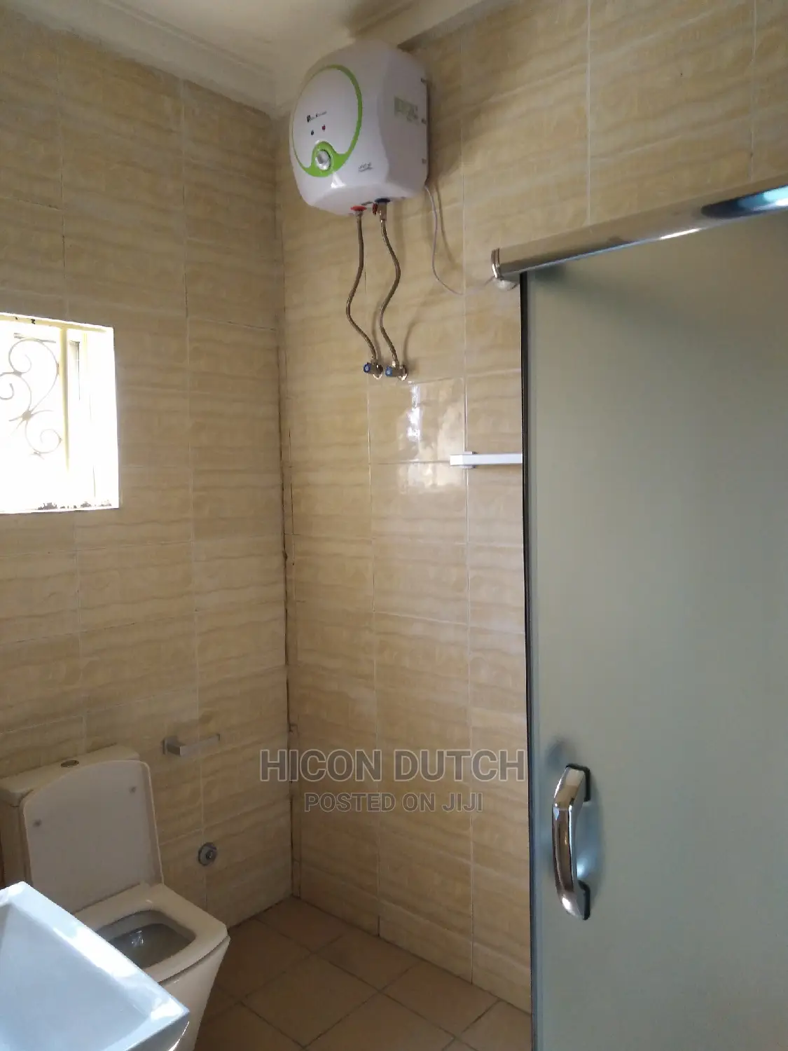 4bdrm Duplex in Estate Life Camp for rent in Life Camp