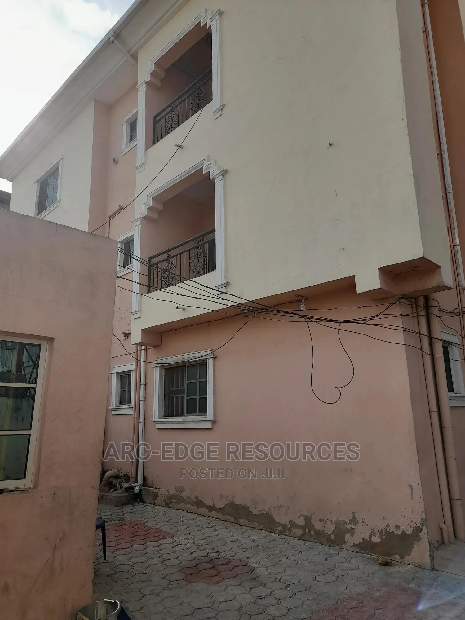 3bdrm Block of Flats in Ago Palace for sale in Ago Palace