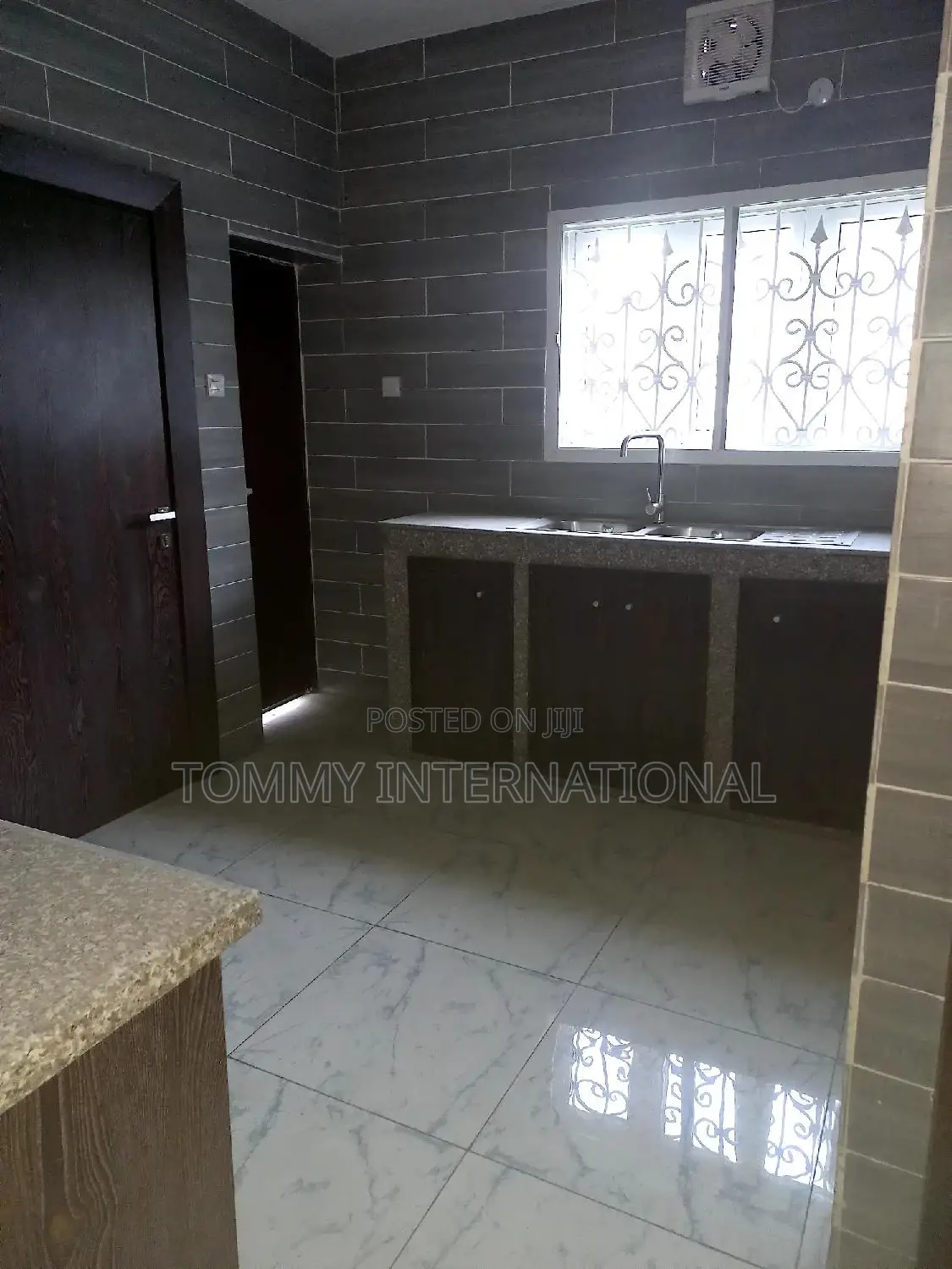 2bdrm Block of Flats in Shell Cooperative, Port-Harcourt for rent in Port-Harcourt