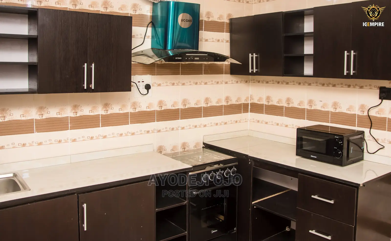 Icempire Shortlet Piose: 2 Bedroom Apartment With a Pool in Abule Egba