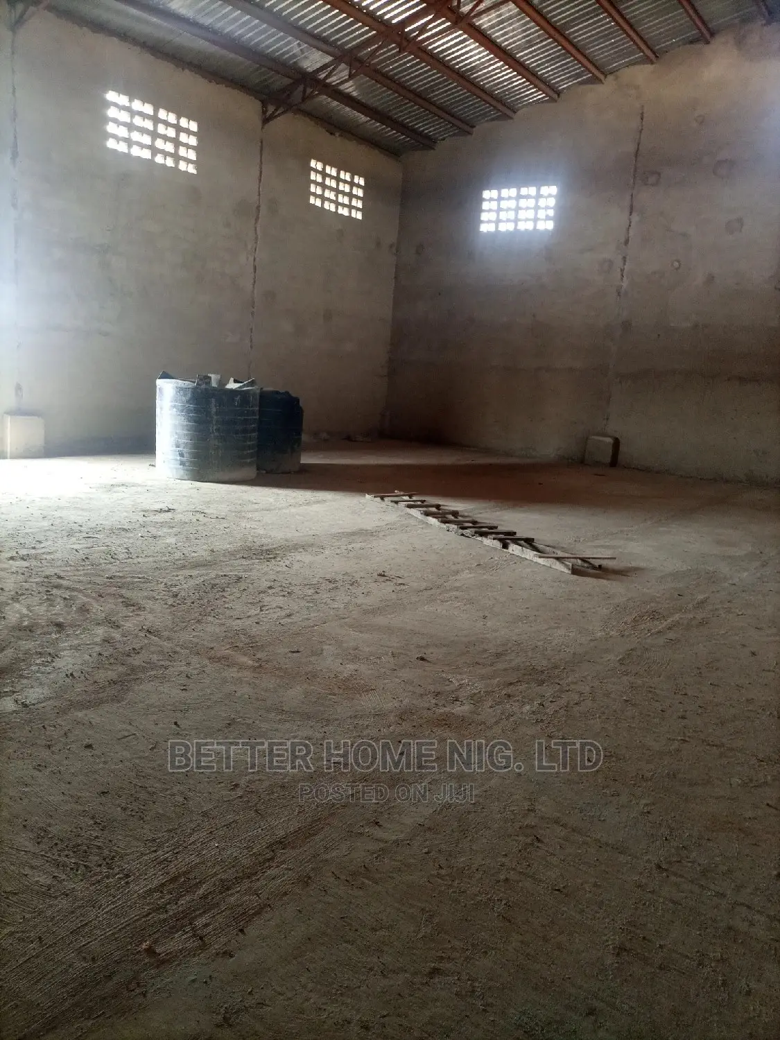 Warehouse 1500 Square Meter Capacity in Oluyole