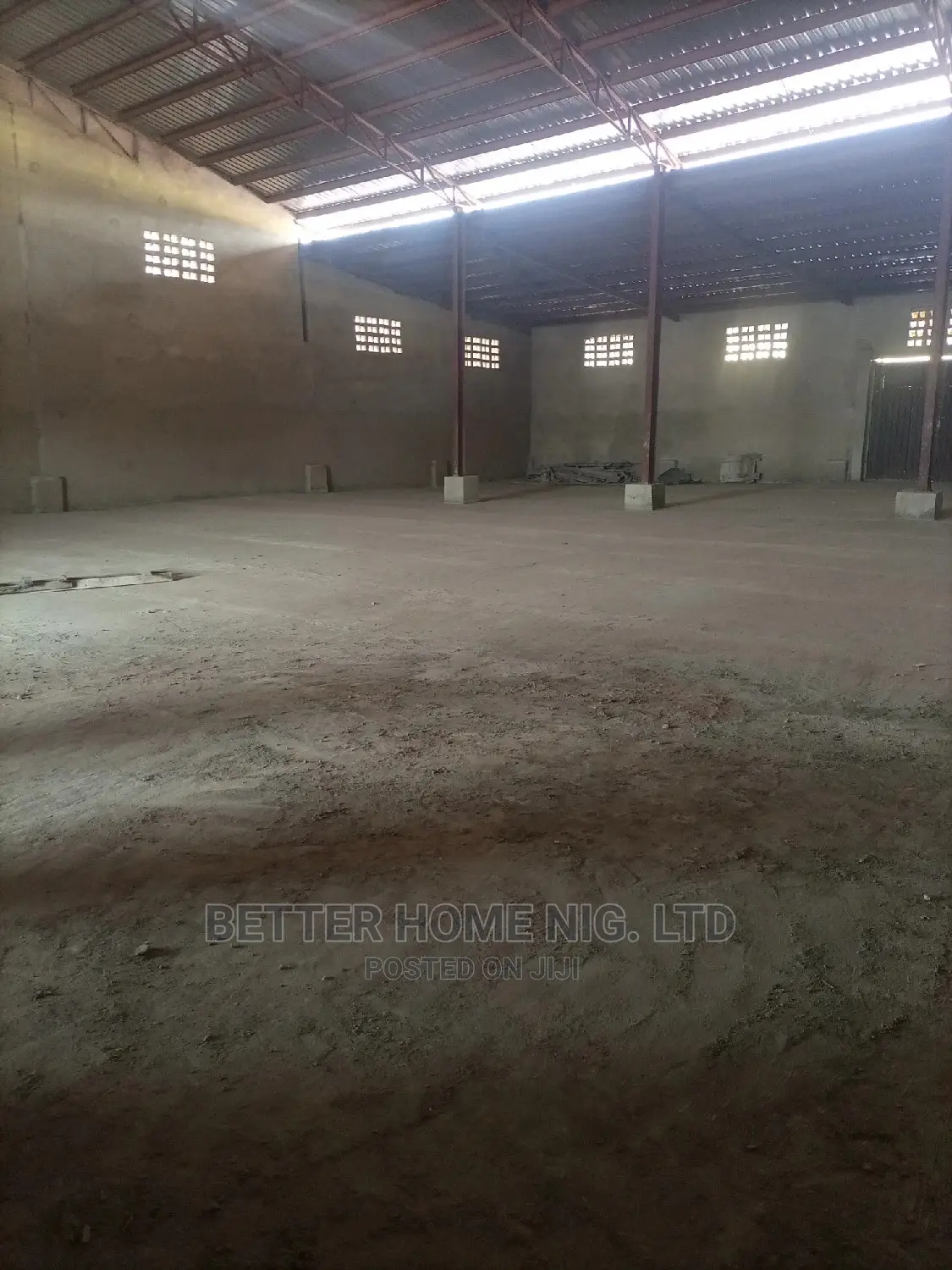 Warehouse 1500 Square Meter Capacity in Oluyole