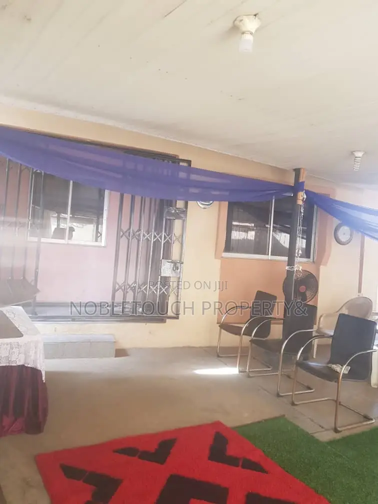 5bdrm Duplex in 5Th Avenue Gowon, Alimosho for Sale in Alimosho