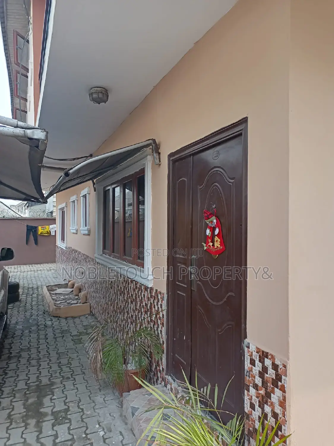 3bdrm Block of Flats in Olokunola Off Lekki for Sale in Lekki Expressway