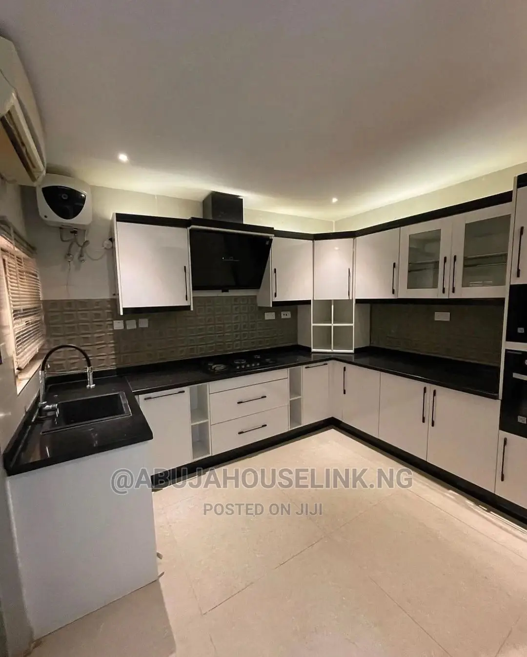 Furnished 4bdrm Duplex in Guzape Abuja for sale in Guzape District