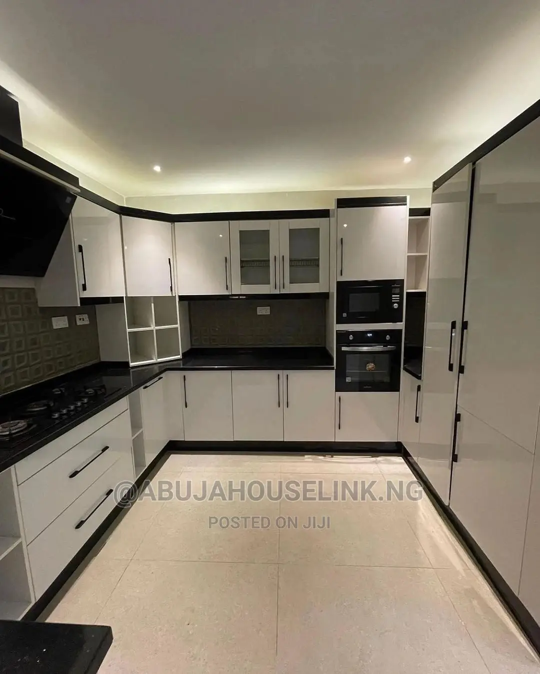 Furnished 4bdrm Duplex in Guzape Abuja for sale in Guzape District