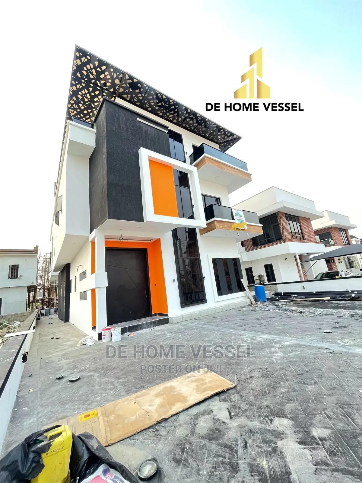 5bdrm Duplex in Ikota for Sale in Ikota