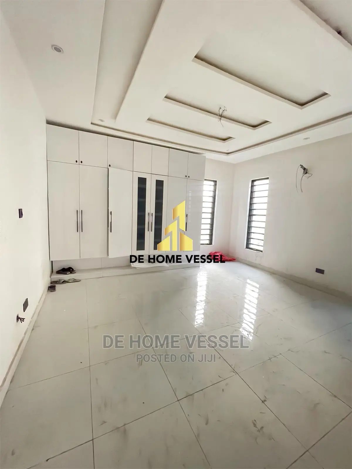 5bdrm Duplex in Ikota for Sale in Ikota