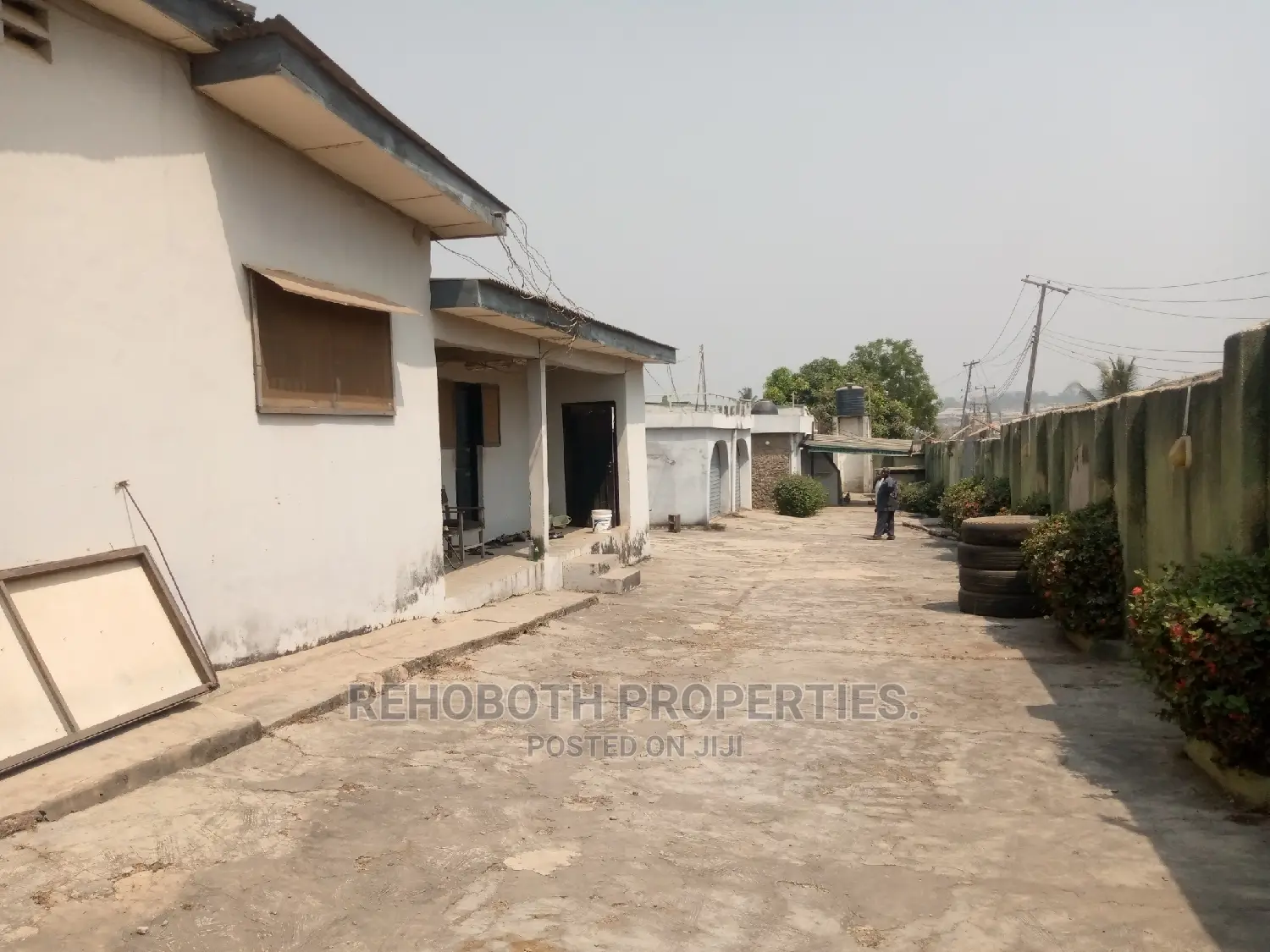 10bdrm Bungalow in Alexsandra, Ibadan for sale in Ibadan