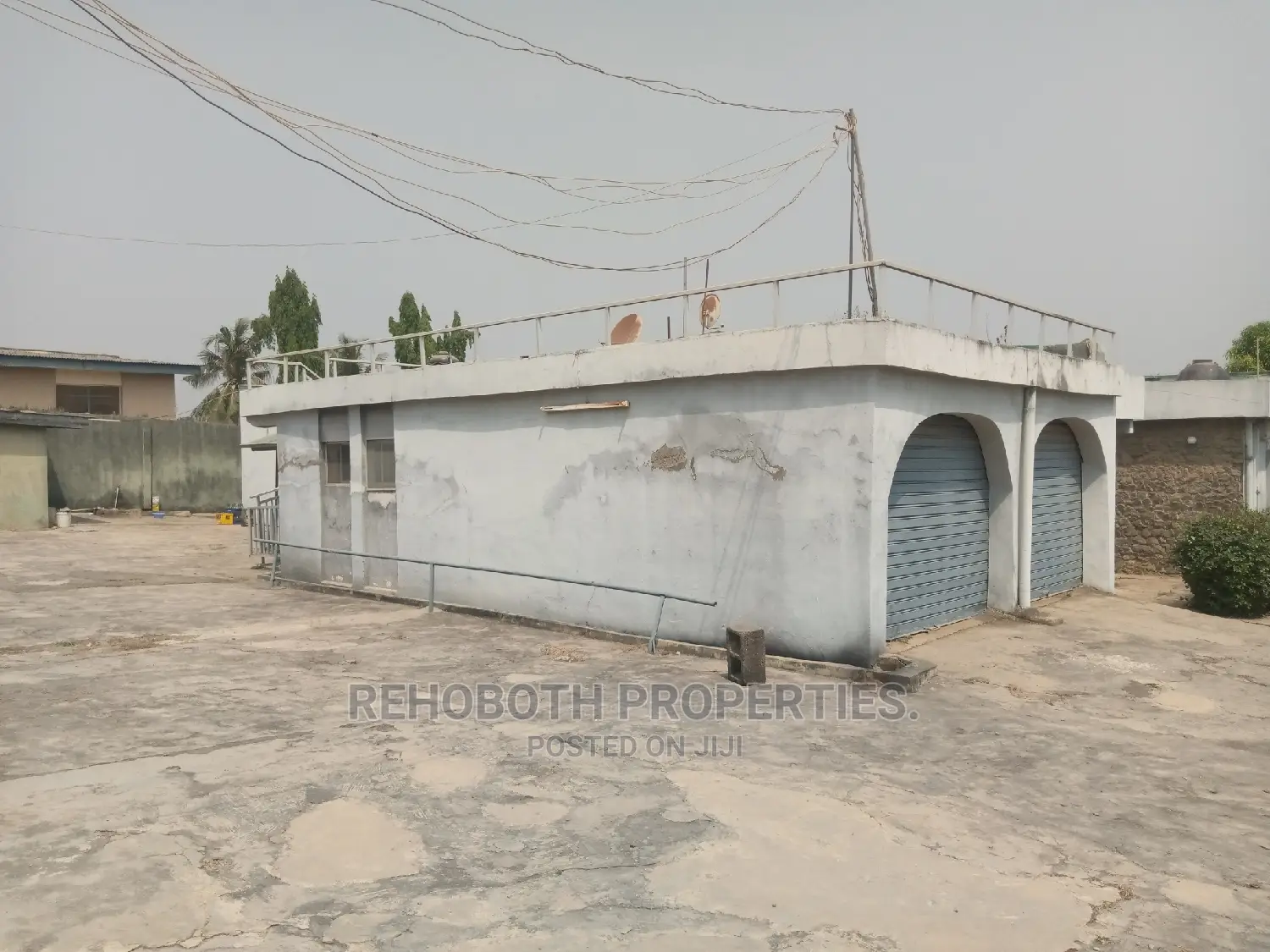 10bdrm Bungalow in Alexsandra, Ibadan for sale in Ibadan
