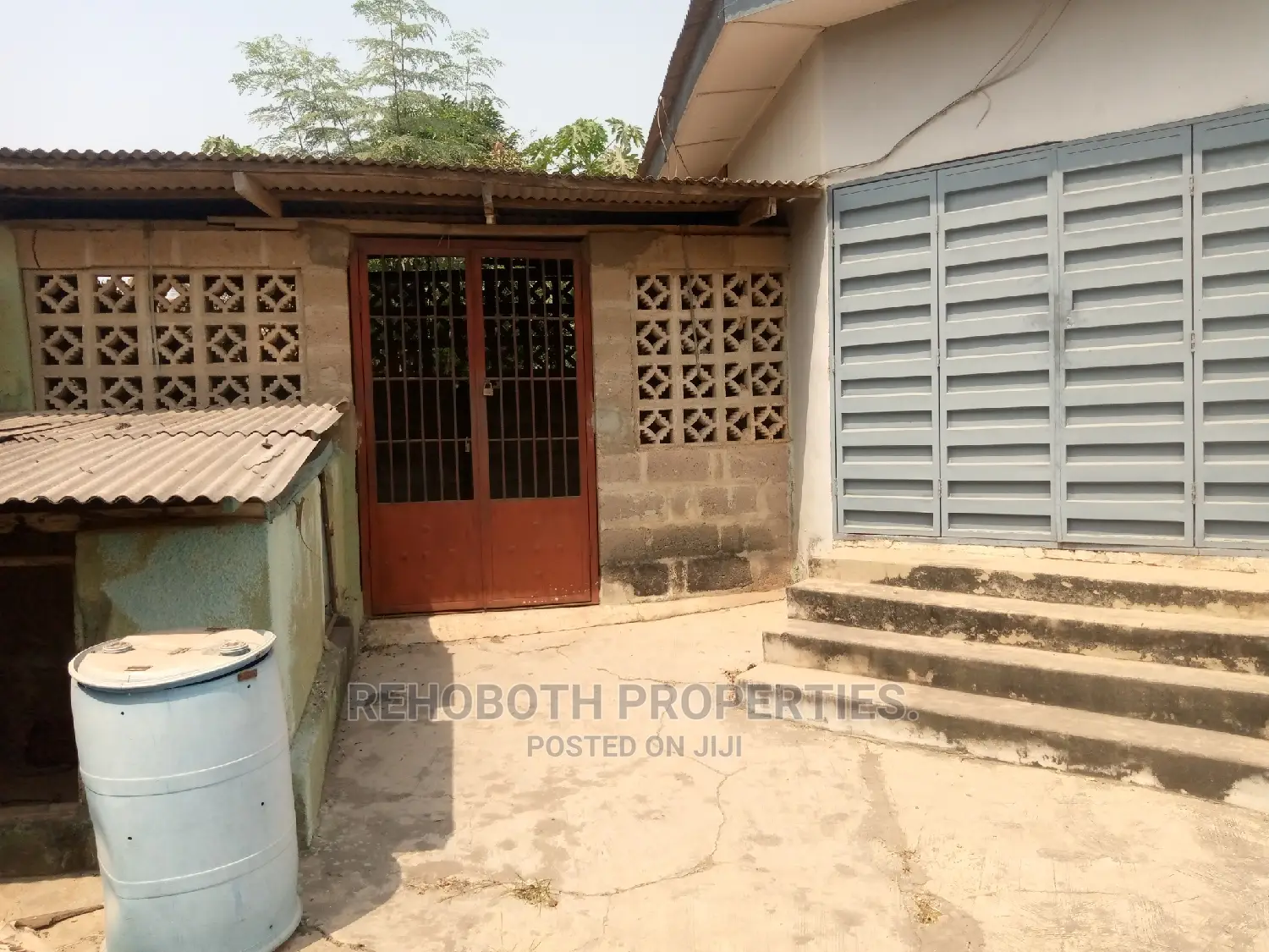 10bdrm Bungalow in Alexsandra, Ibadan for sale in Ibadan