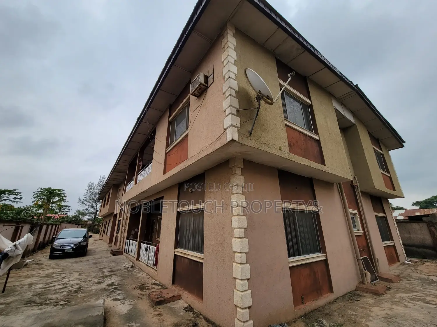 8bdrm Duplex in Ejigbo Lagos for sale in Ejigbo