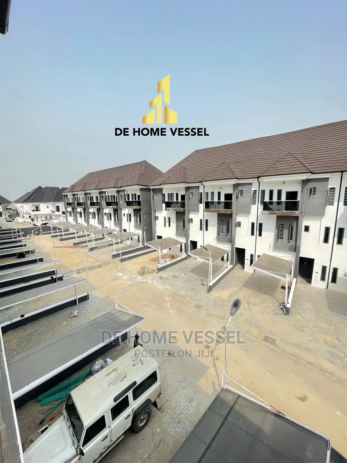 4bdrm Townhouse/Terrace in Chevron for Sale in Chevron