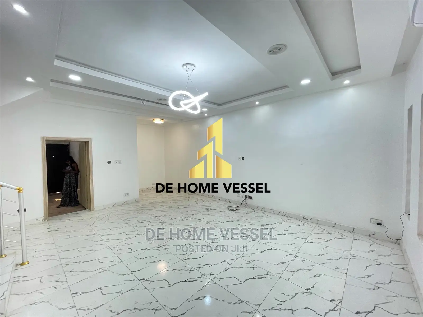4bdrm Townhouse/Terrace in Chevron for Sale in Chevron