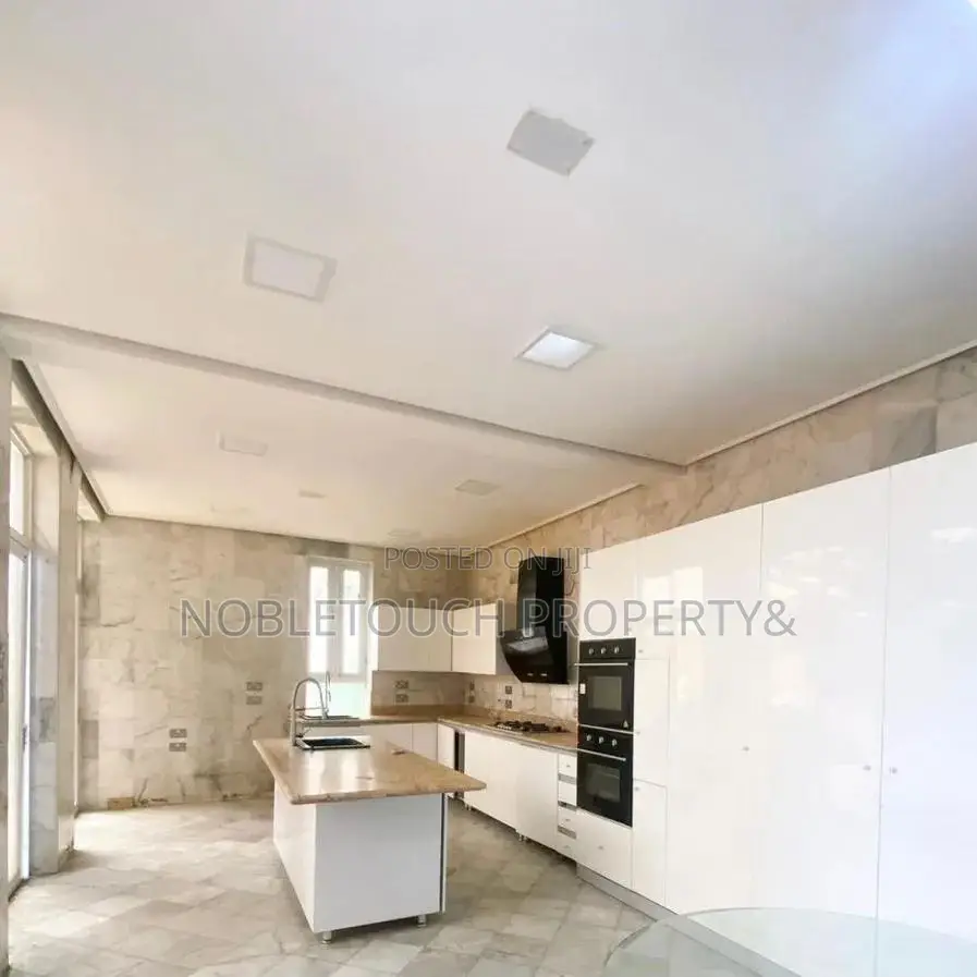 5bdrm Duplex in Banana Island Lagos for Sale in Banana Island