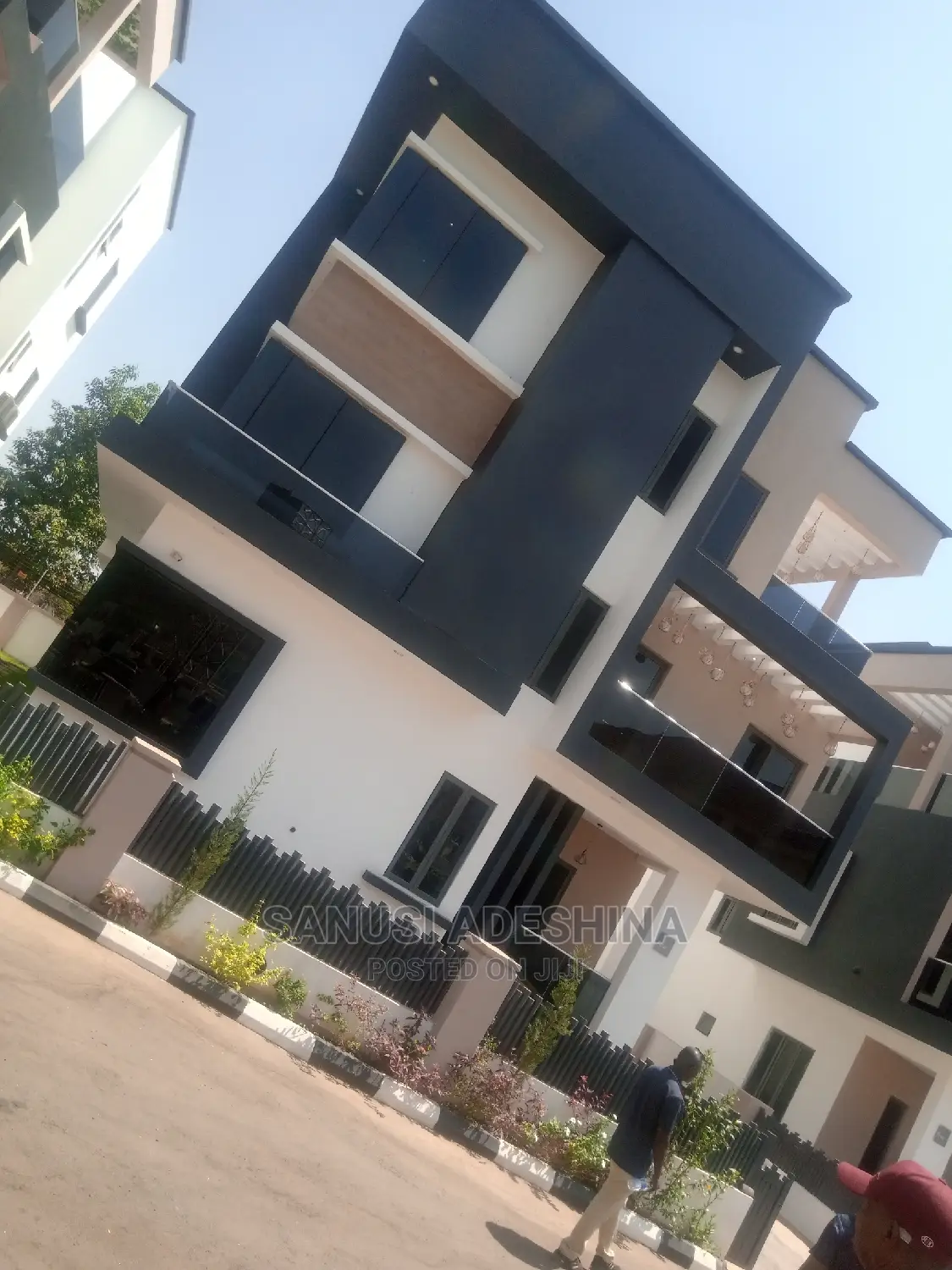 6bdrm Duplex in Diplomatic Zone Area for sale in Katampe Extension