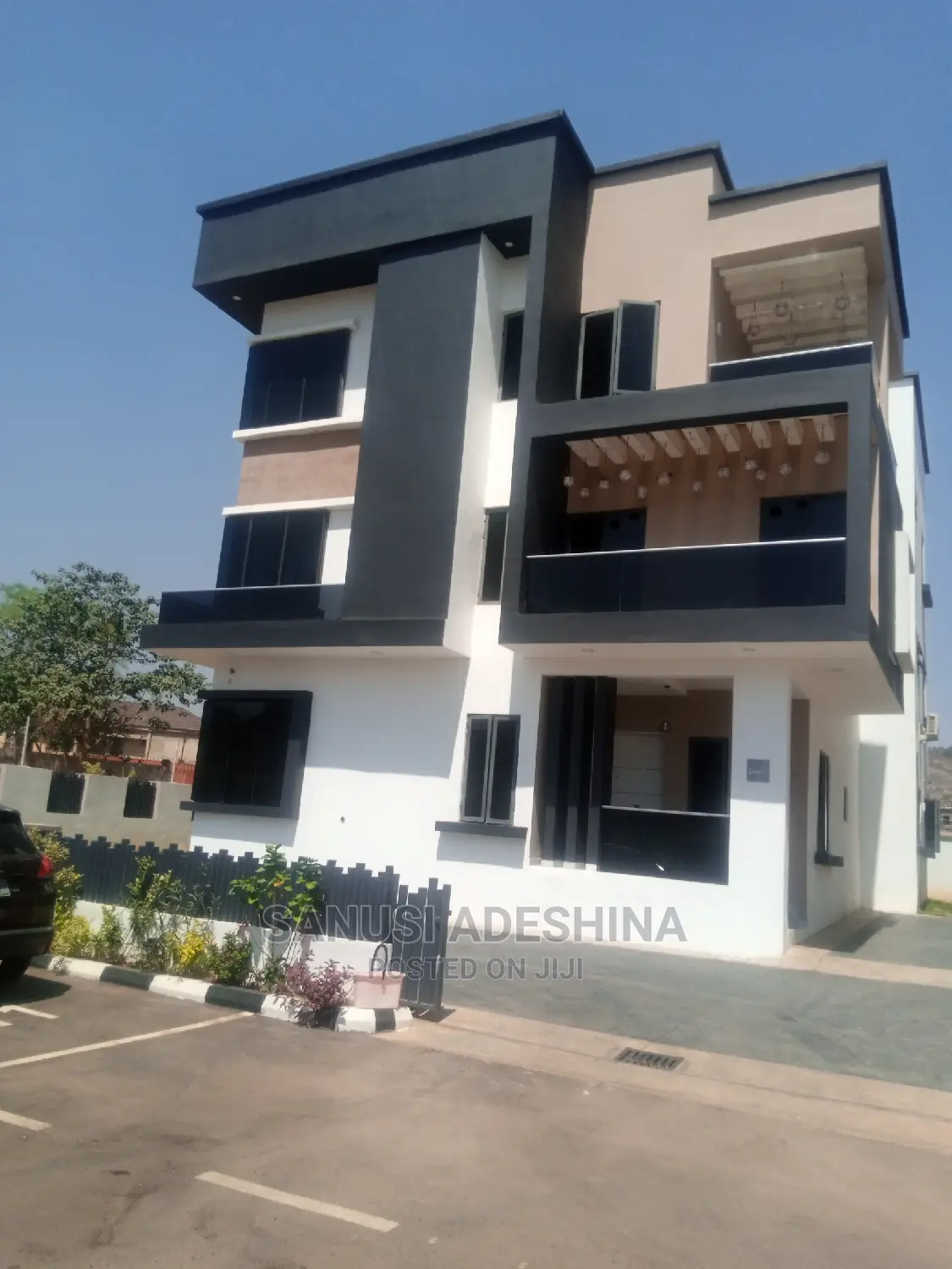 6bdrm Duplex in Diplomatic Zone Area for sale in Katampe Extension