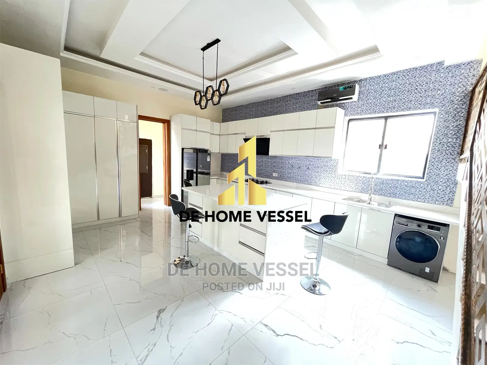 5bdrm Duplex in Ikate for Sale in Ikate
