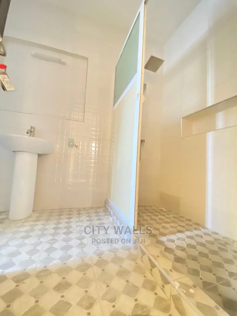 3bdrm Block of Flats in Ikate for Rent in Ikate