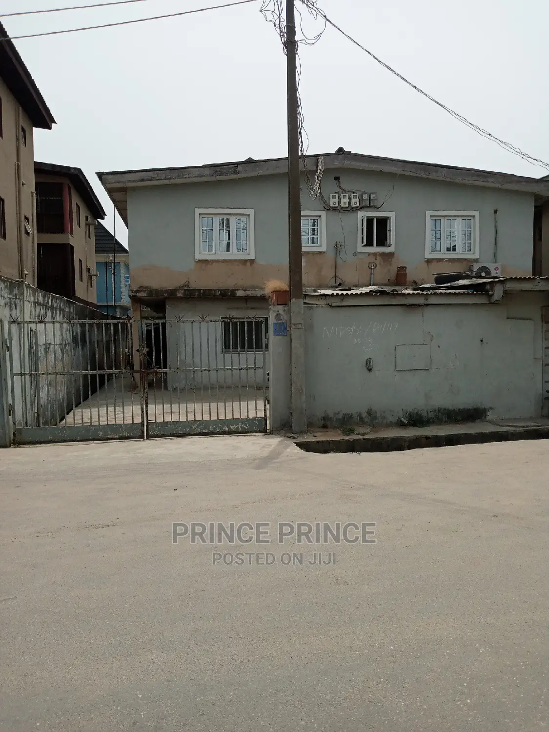 3bdrm Block of Flats in Surulere for sale in Surulere