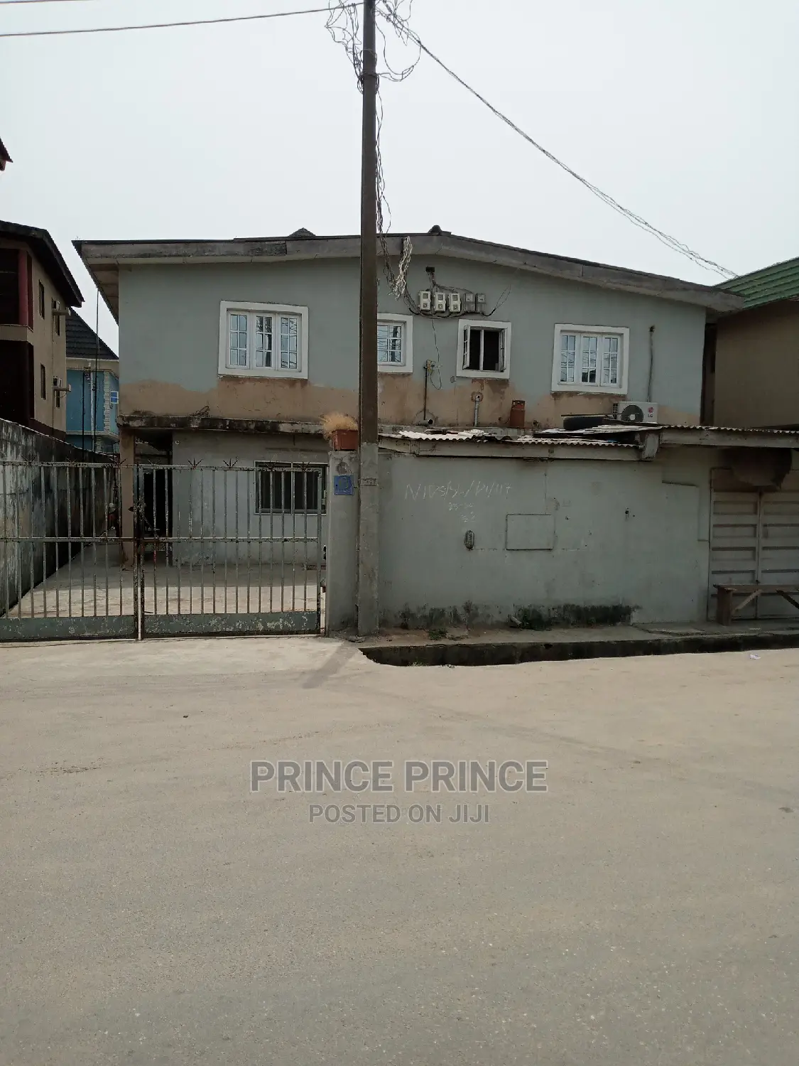 3bdrm Block of Flats in Surulere for sale in Surulere