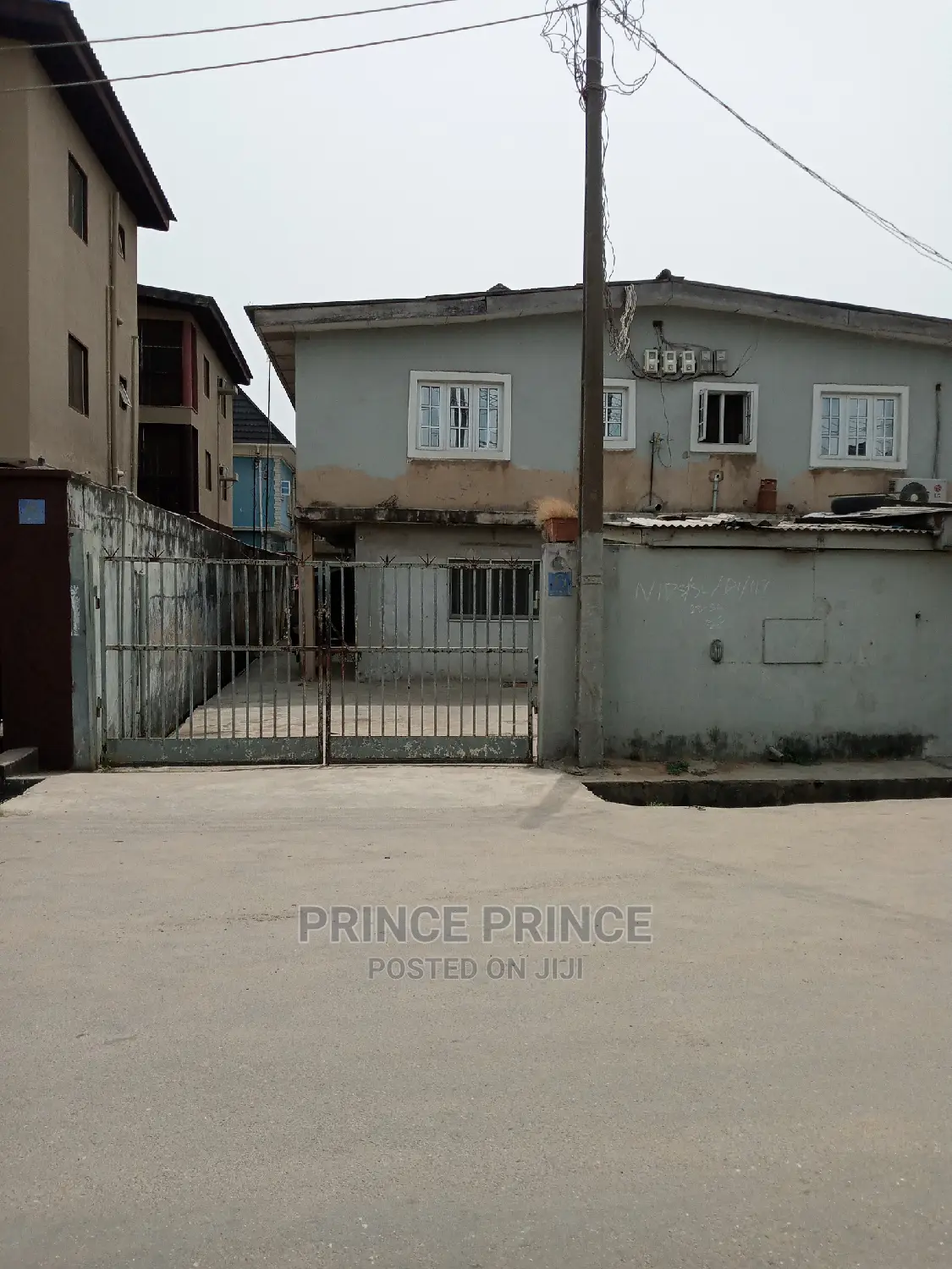 3bdrm Block of Flats in Surulere for sale in Surulere