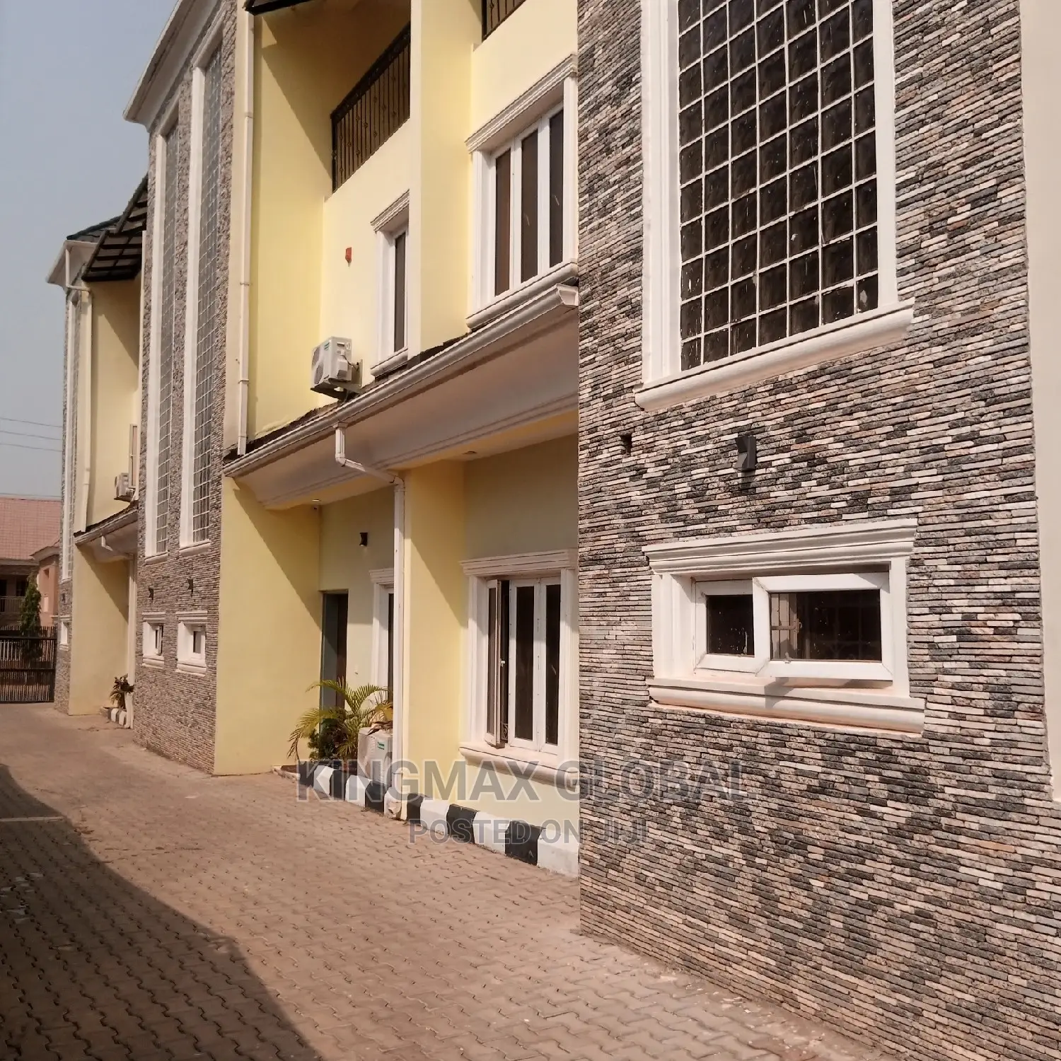 5bdrm Duplex in Mablevi, Life Camp for sale in Life Camp