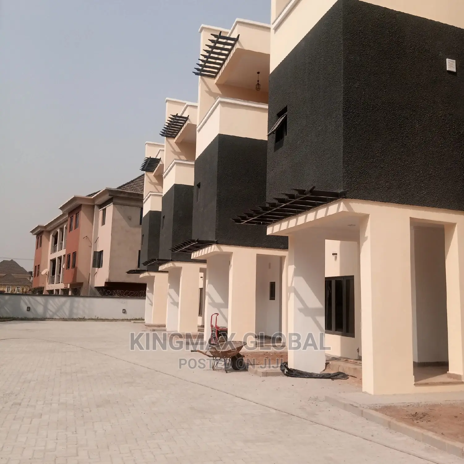 4bdrm Duplex in Life Camp for sale in Life Camp