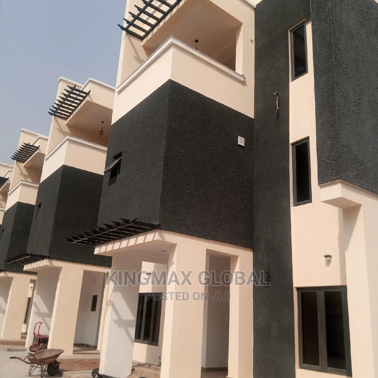 4bdrm Duplex in Life Camp for sale in Life Camp