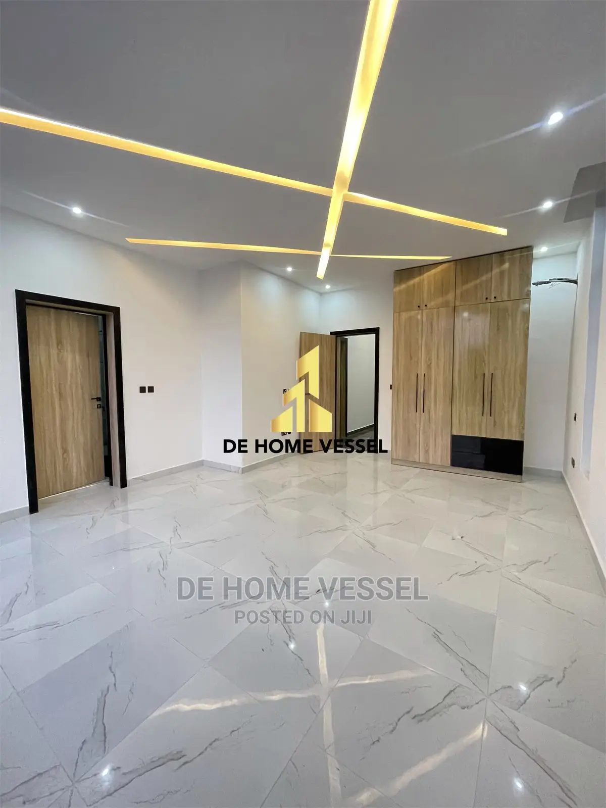 5bdrm Duplex in Ikota for Sale in Ikota