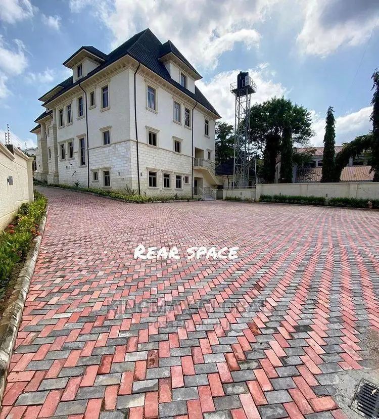 5bdrm Mansion in Maitama for sale in Maitama