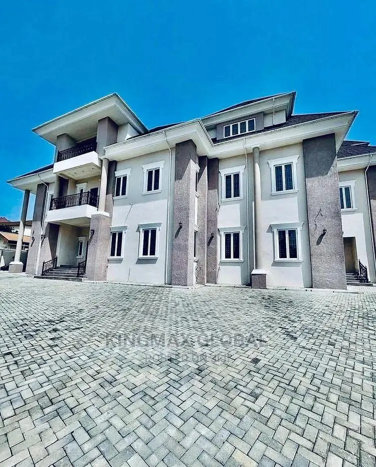 7bdrm Mansion in Maitama for sale in Maitama