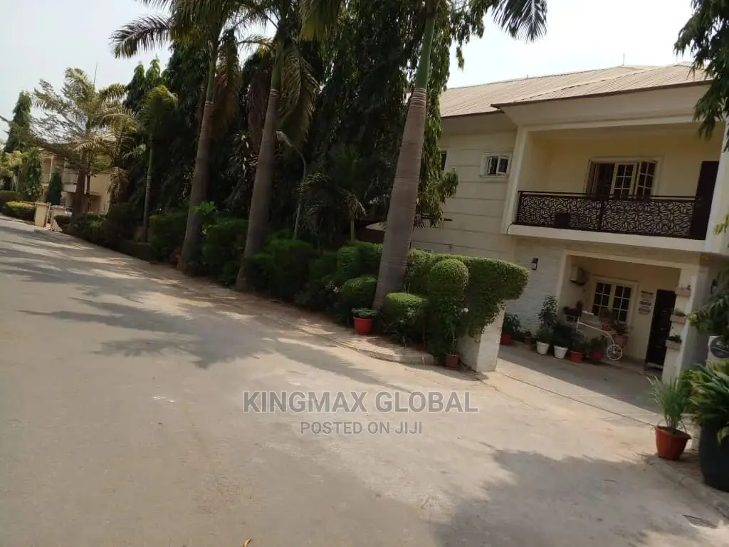 5bdrm Duplex in Vintage, Wuye for rent in Wuye