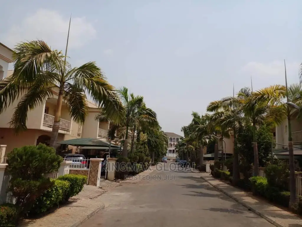 5bdrm Duplex in Vintage, Wuye for rent in Wuye