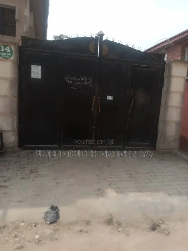 5bdrm Duplex in Ikorodu Lagos for Sale in Ikorodu Garage