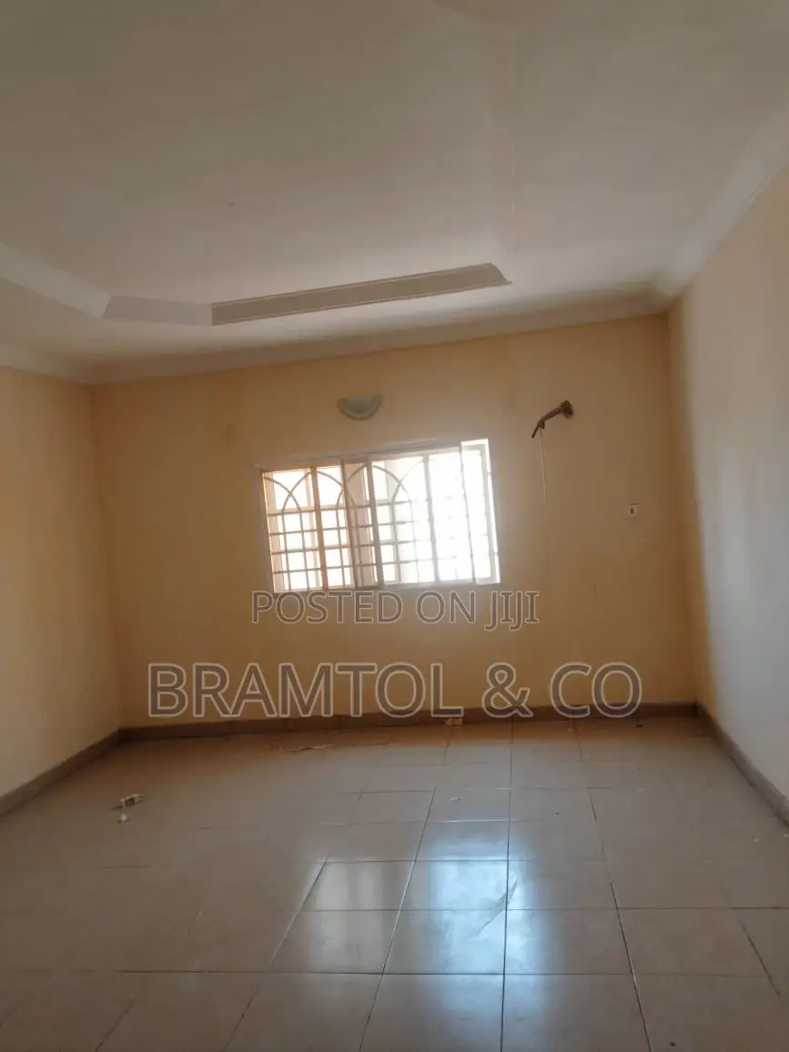 4bdrm Duplex in Lugbe District for rent in Lugbe District