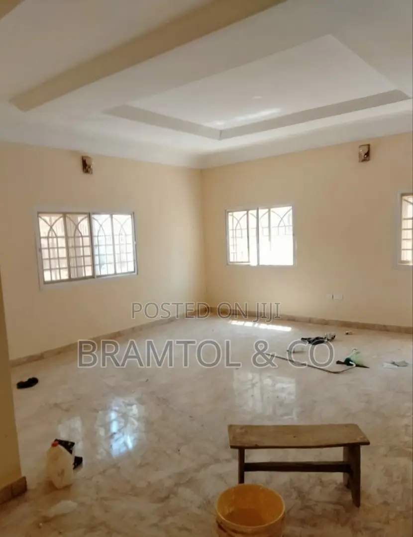 4bdrm Duplex in Lugbe District for rent in Lugbe District