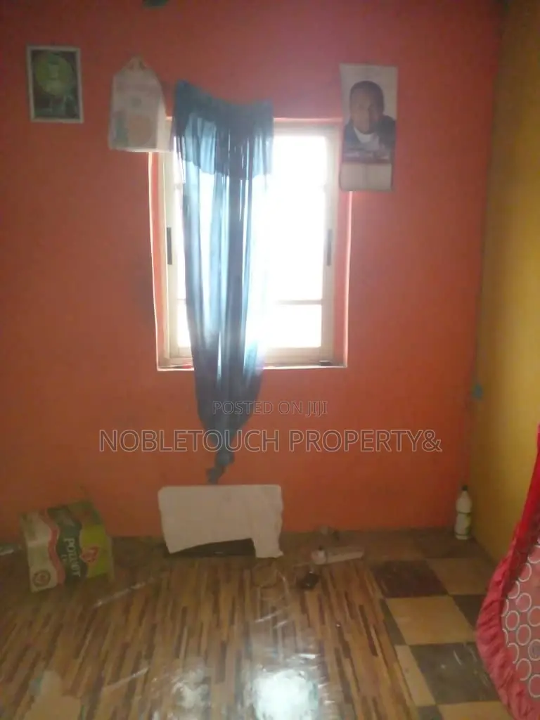3bdrm Apartment in Jakande Estate, Oke-Afa for sale in Oke-Afa