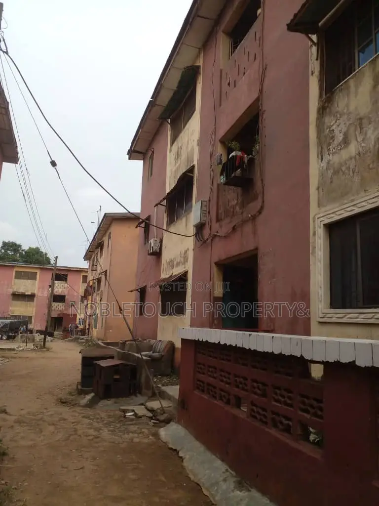 3bdrm Apartment in Jakande Estate, Oke-Afa for sale in Oke-Afa