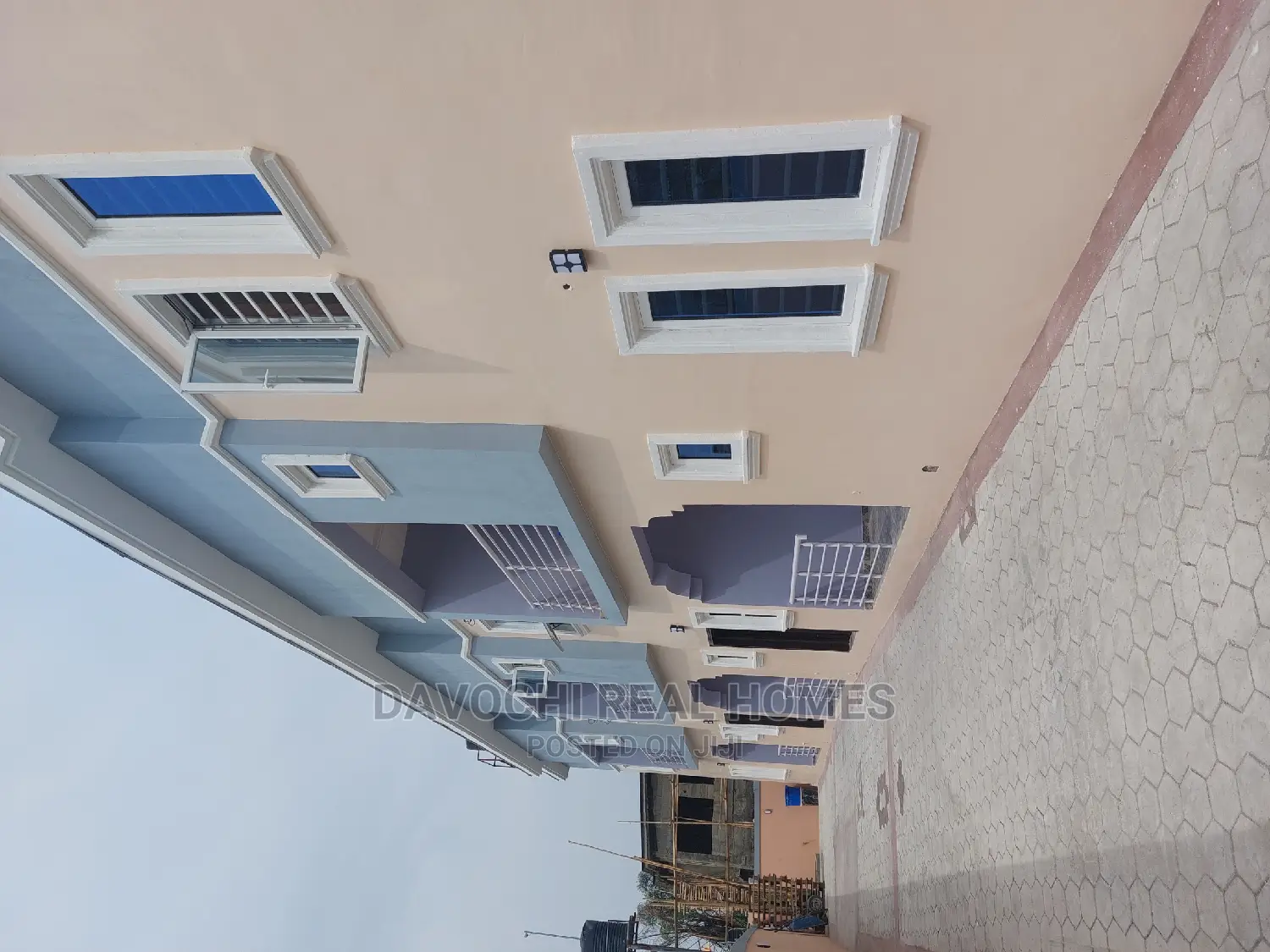2bdrm Block of Flats in Immediately Lagos, Lekki Phase 2 for rent in Lekki Phase 2