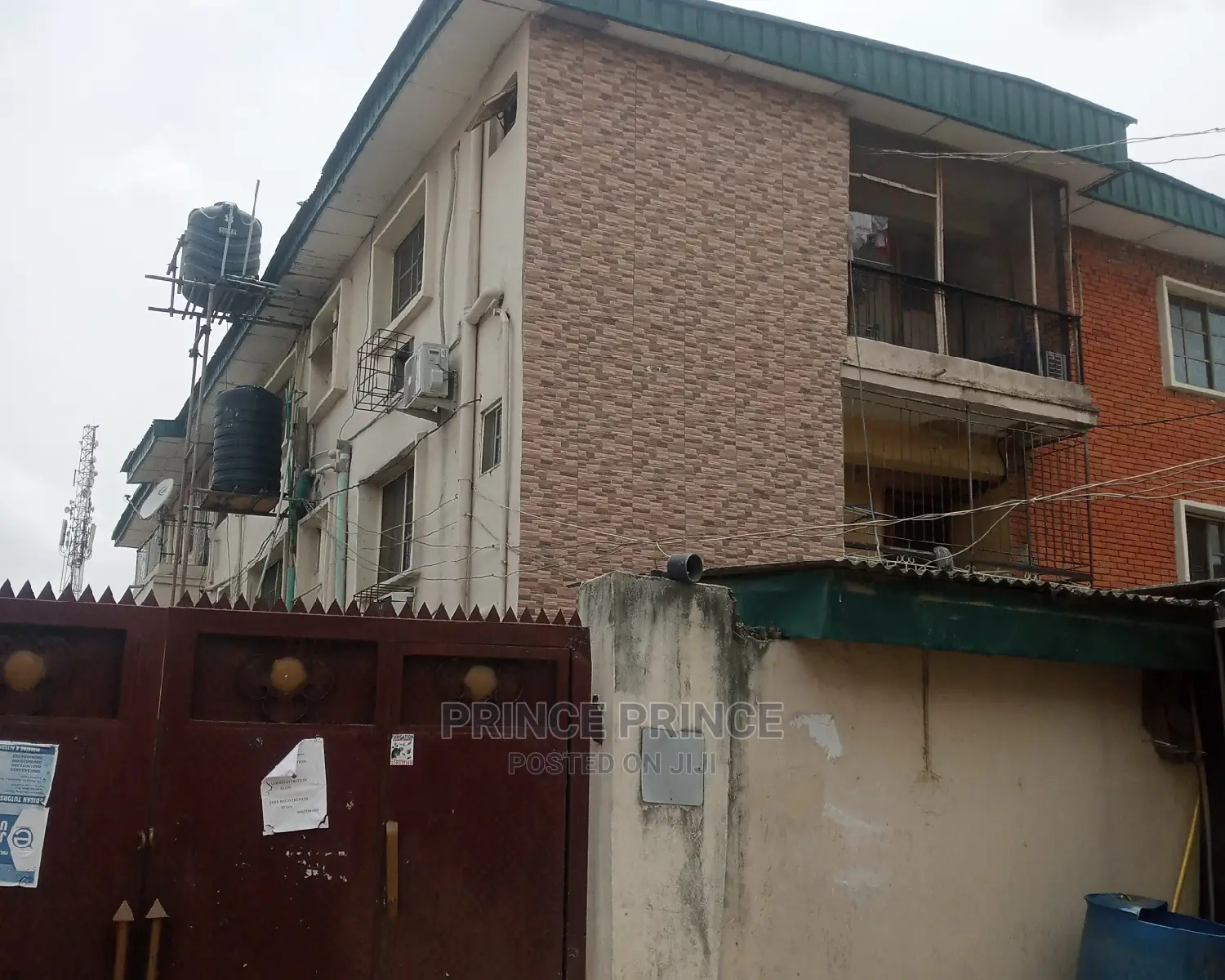 3bdrm Block of Flats in Surulere for sale in Surulere