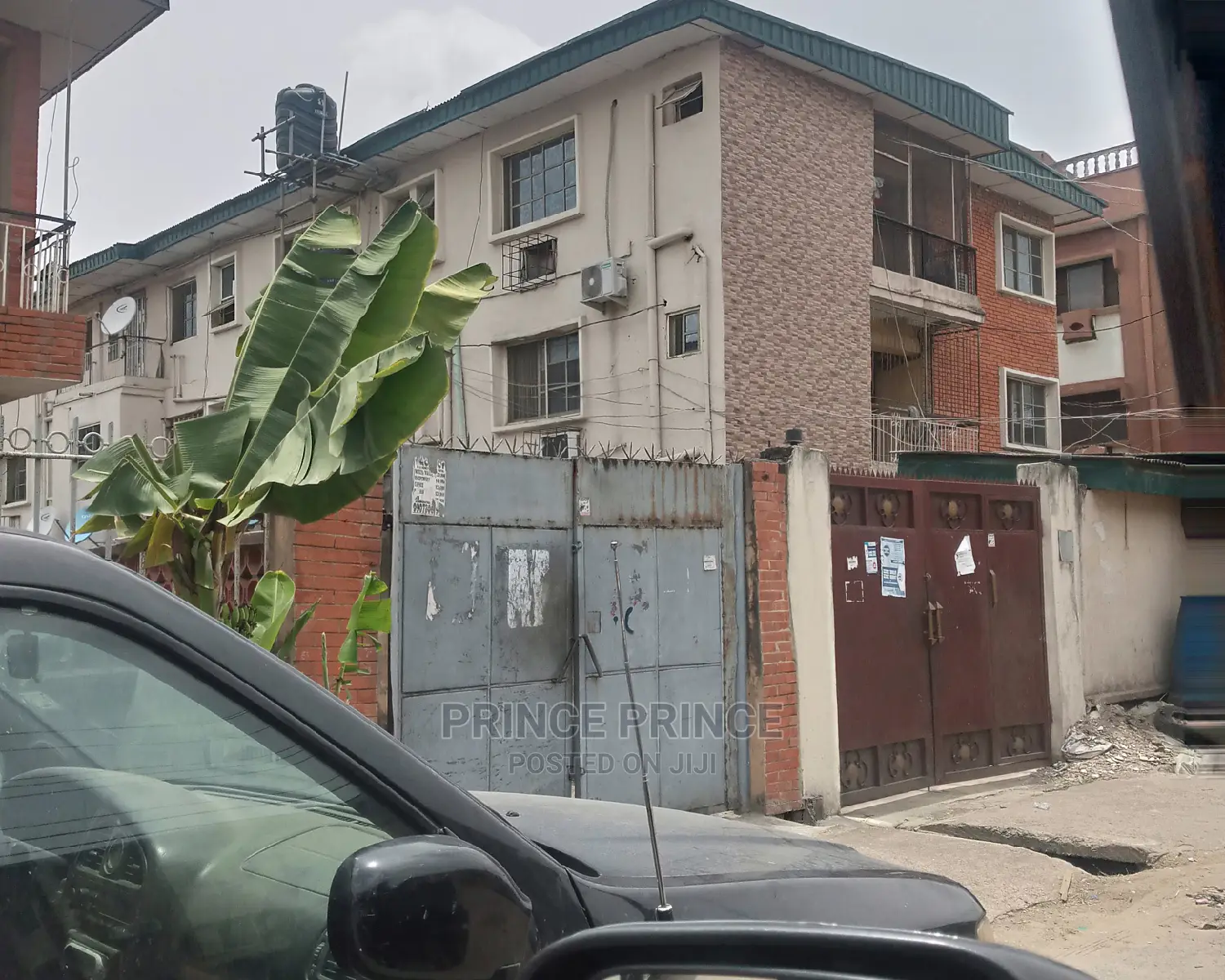 3bdrm Block of Flats in Surulere for sale in Surulere