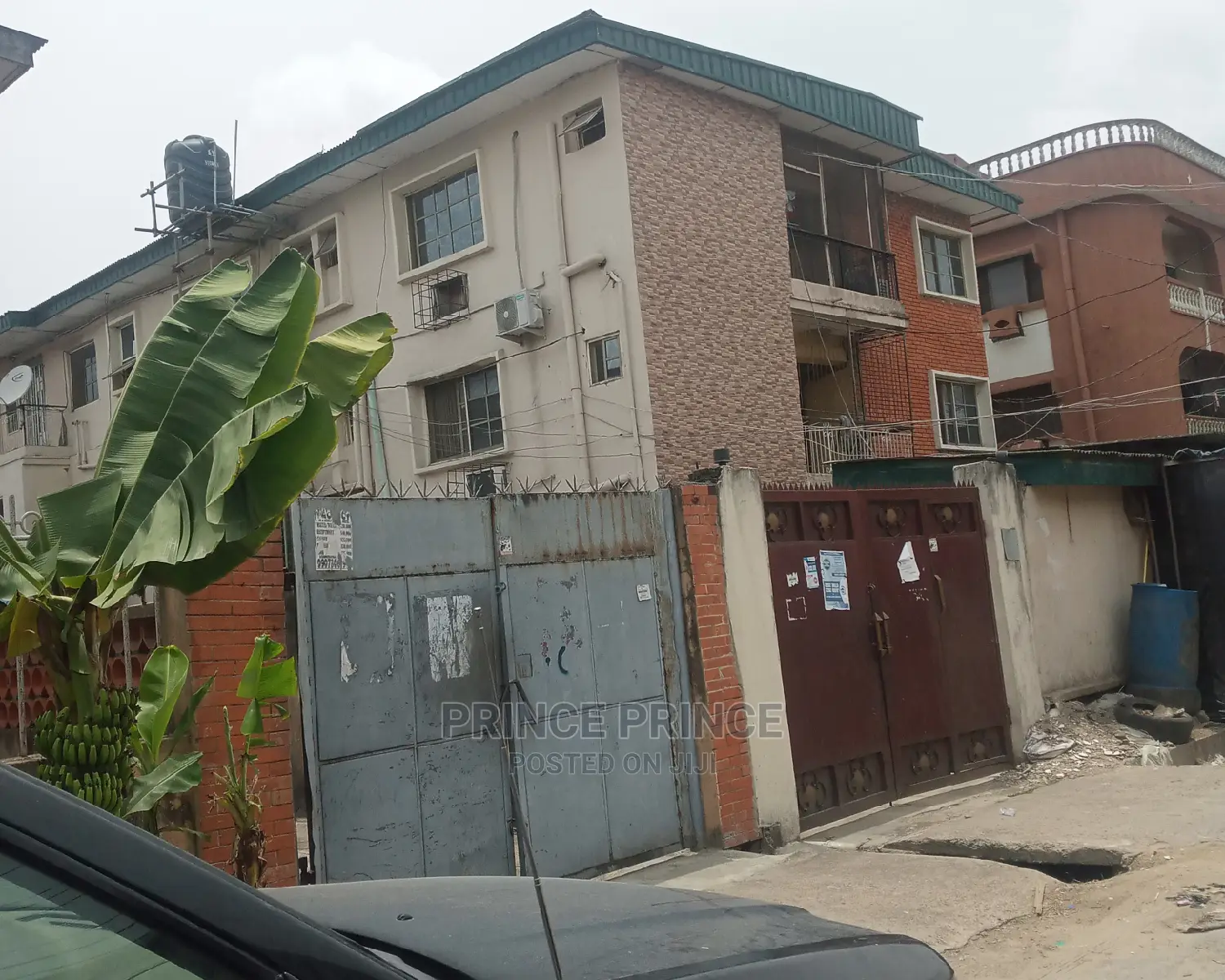 3bdrm Block of Flats in Surulere for sale in Surulere