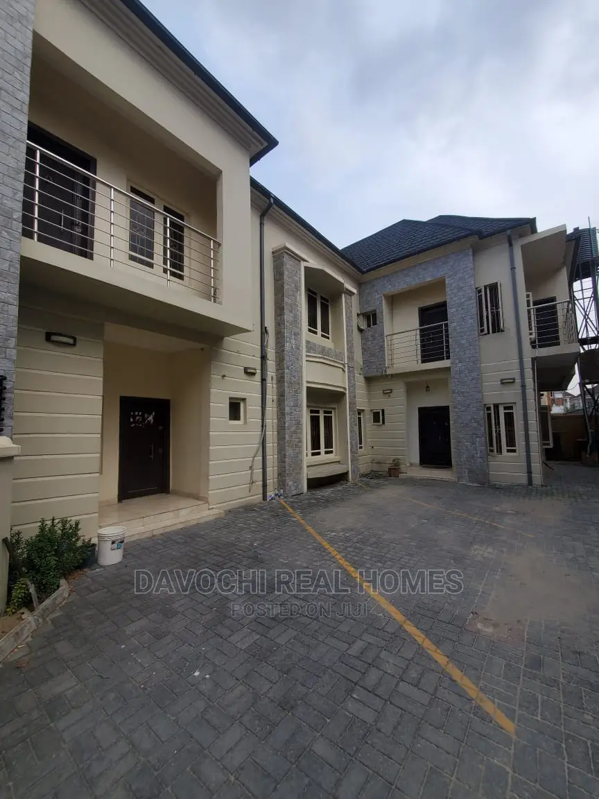 3bdrm Duplex in By Chevron Second, Lekki Phase 2 for rent in Lekki Phase 2