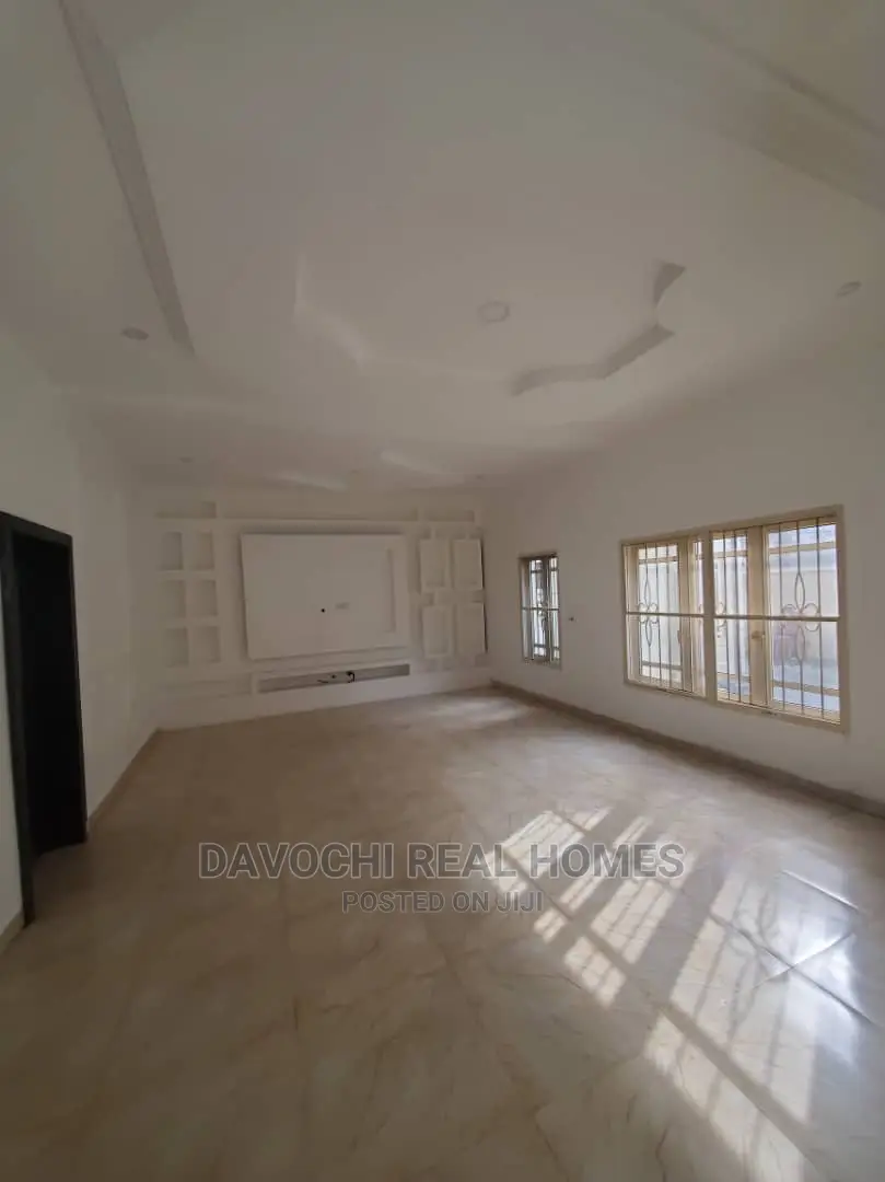 3bdrm Duplex in By Chevron Second, Lekki Phase 2 for rent in Lekki Phase 2