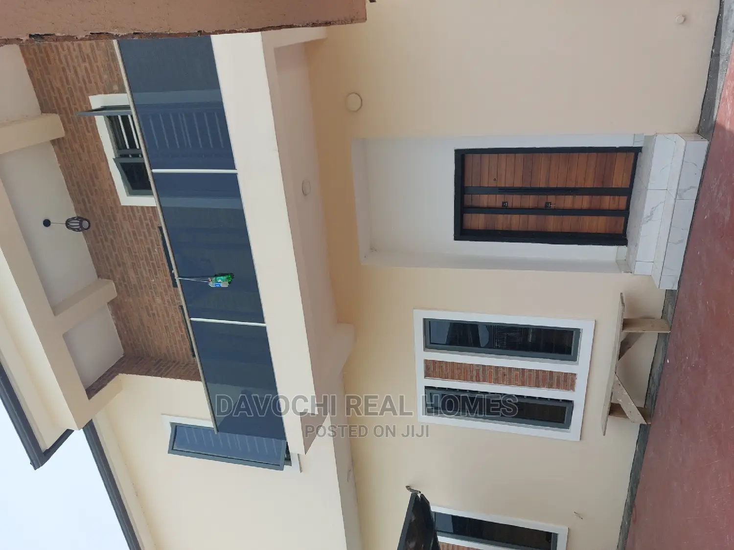 4bdrm Duplex in Orchid Road, Chevron for rent in Chevron