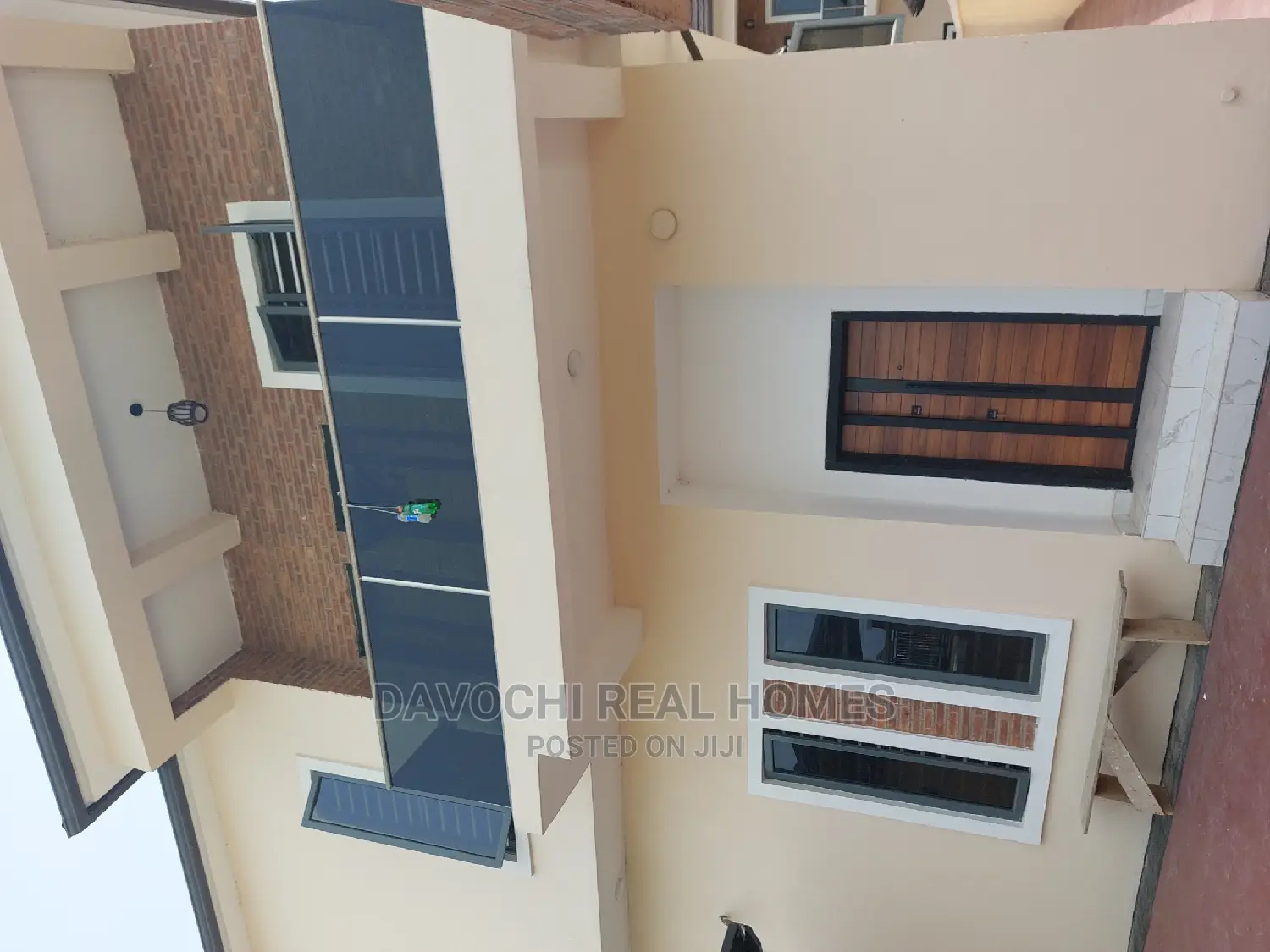 4bdrm Duplex in Orchid Road, Chevron for rent in Chevron