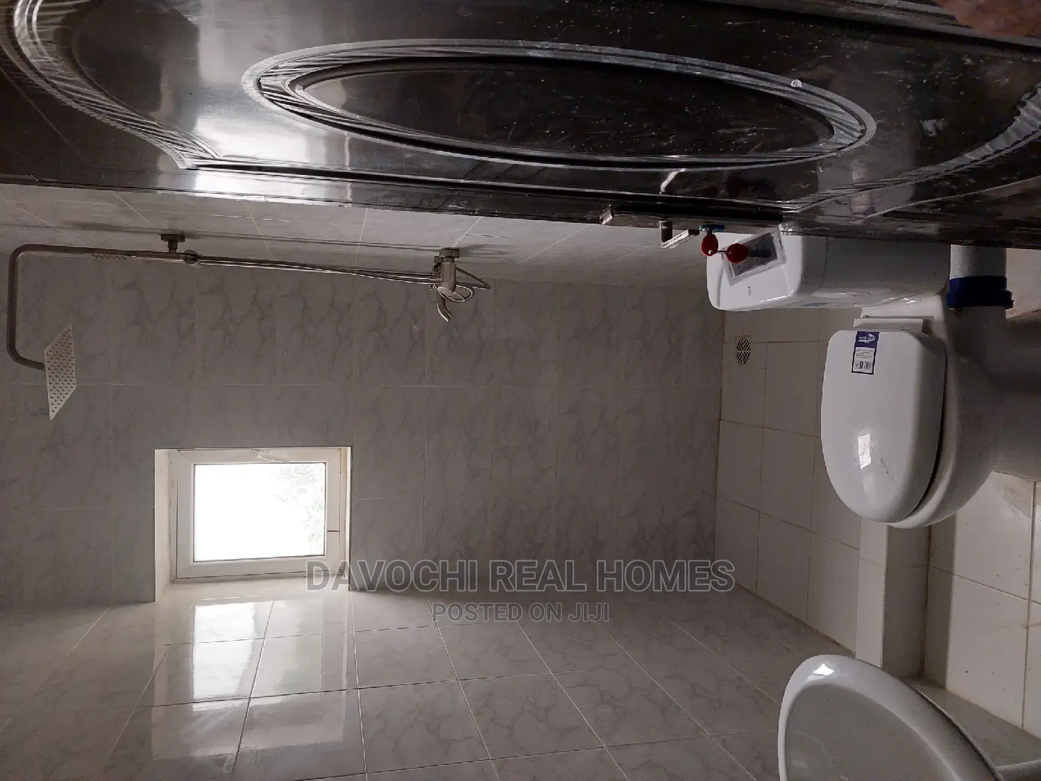 1bdrm Block of Flats in Orchid Road, Chevron for sale in Chevron