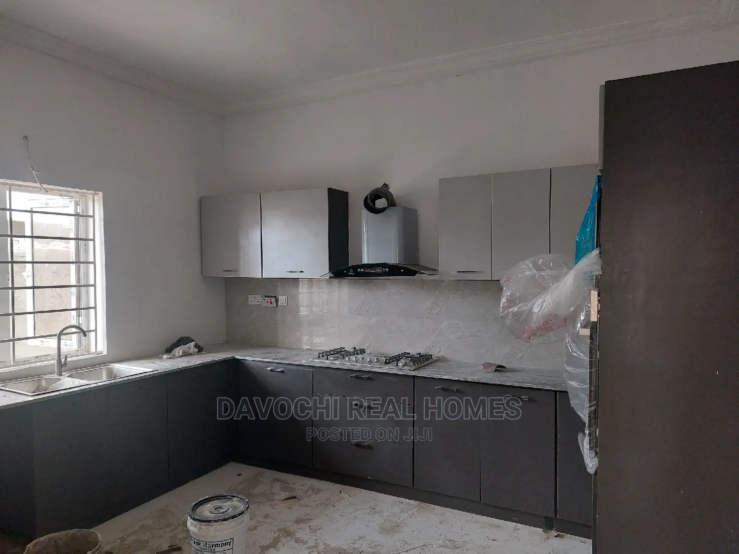 4bdrm Duplex in By Chevron Second for sale in Chevron
