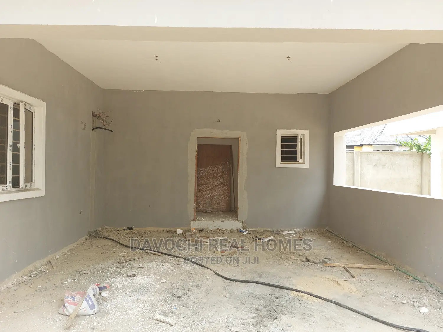 3bdrm Duplex in By Chevron Second for sale in Chevron